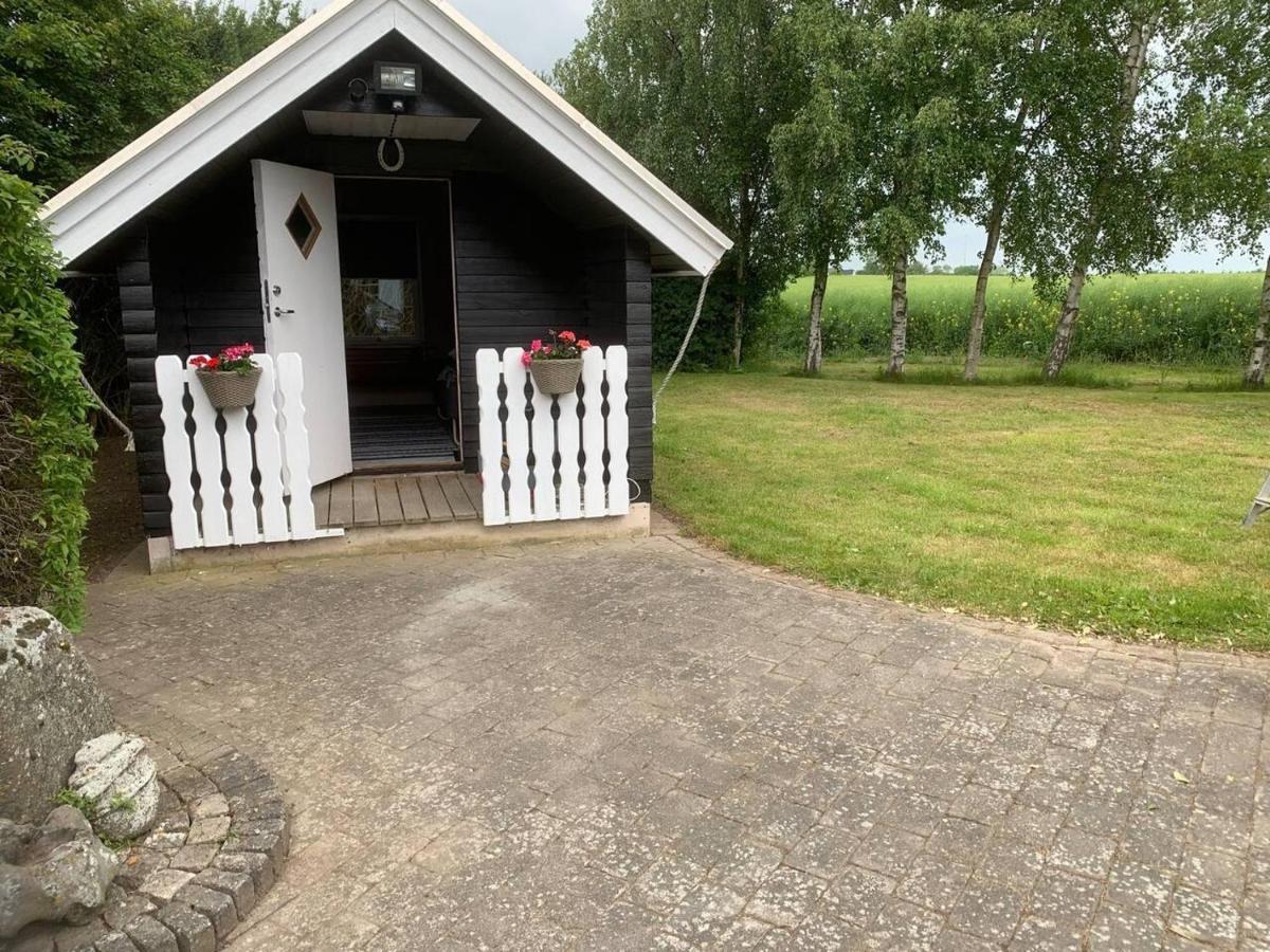 Stunning Romantik Cabin Close To Baltic Sea Villa Idestrup Eksteriør billede